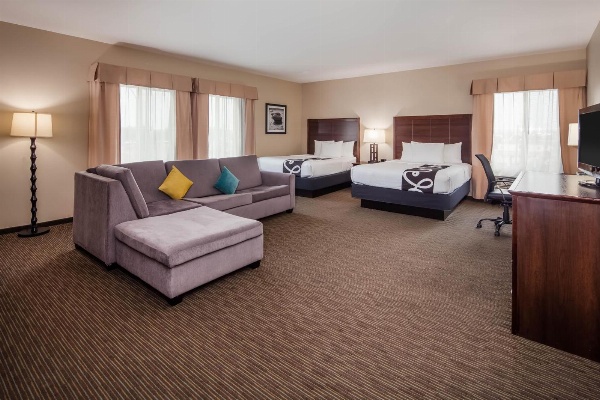 La Quinta Inn & Suites by Wyndham Inglewood Main image